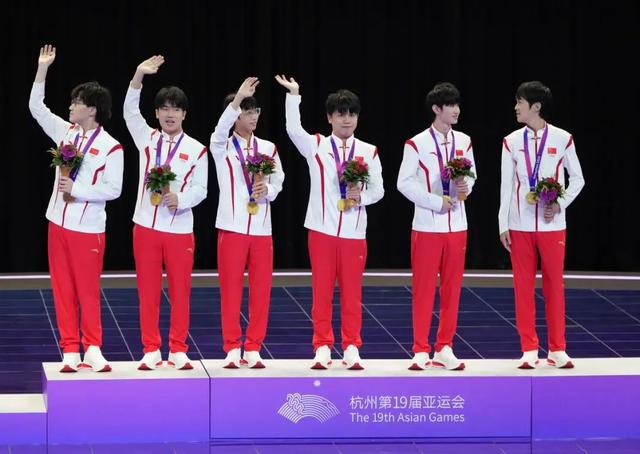 冲上热搜！花海直播宣布：没有回归赛场的准备！曾是KPL首秀斩获“五杀”的天才少年，出道即巅峰