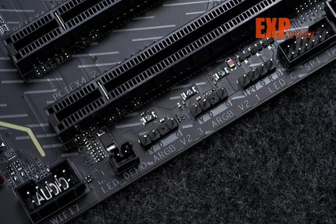 技嘉Z890AORUS ELITE WIFI7评测：200SBoost功能显著改善游戏性能