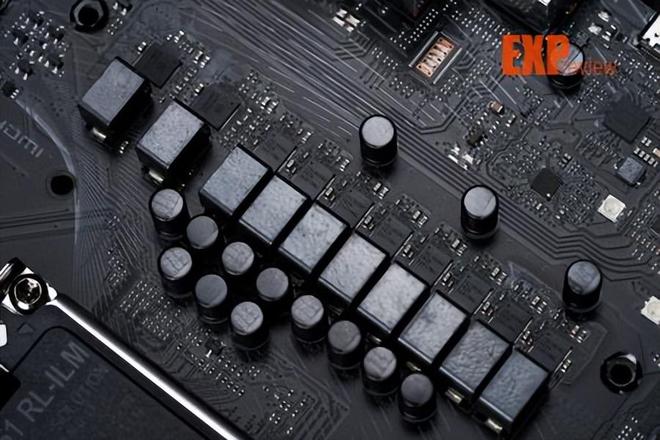 技嘉Z890AORUS ELITE WIFI7评测：200SBoost功能显著改善游戏性能