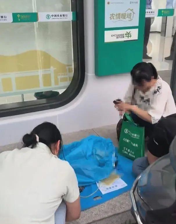 重病老人被要求本人到场取钱时死亡？农行回应：全力配合公安机关开展调查