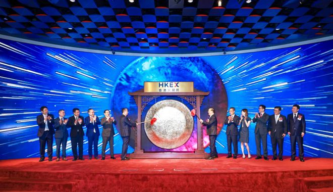 宁德时代港股首日大涨超17%！“A+H”加速全球化布局