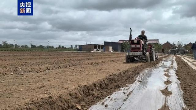 甘肃实施大规模增雨作业 旱情得到初步缓解