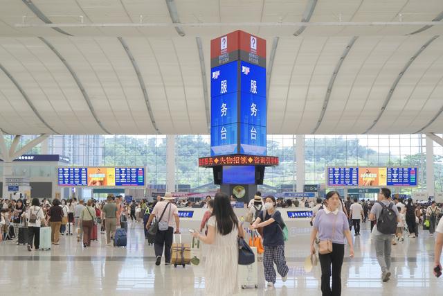 又破纪录了！深圳北站“五一”假期首日到发客流首次突破60万人次