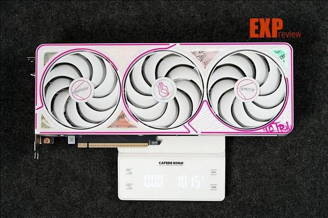 iGame GeForce RTX 5070 Ultra W OC评测:是霓虹潮玩2K游戏利器