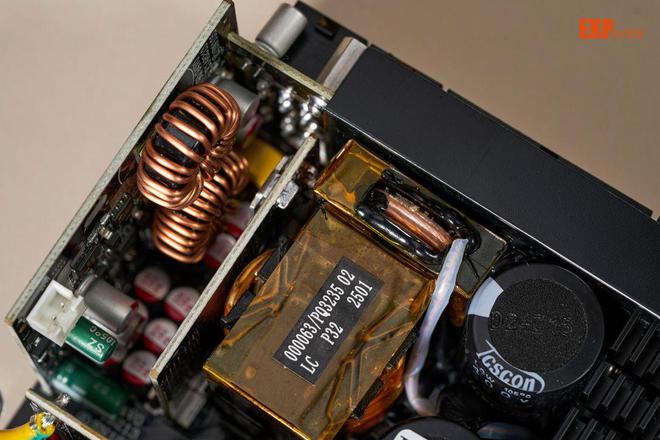 Tt 玲珑SFX 850W电源评测:高性能ITX平台的性价比之选