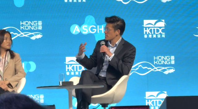 王力宏晒博士哥哥演讲视频：为我哥骄傲！曾称“我是我们家最弱的”