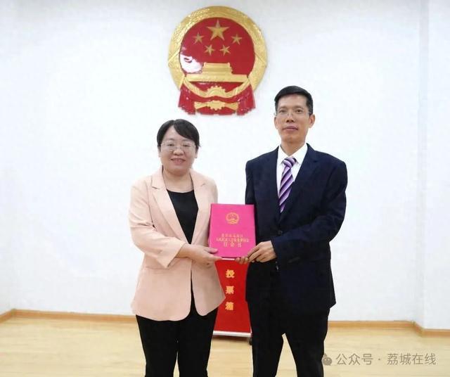 80后的她，任福建一地副区长（附简历）