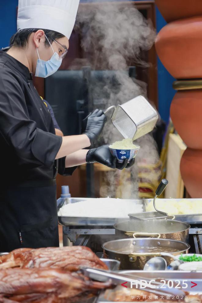HDC早餐会「热腾开席」，乘上「鸿蒙快车」就是现在