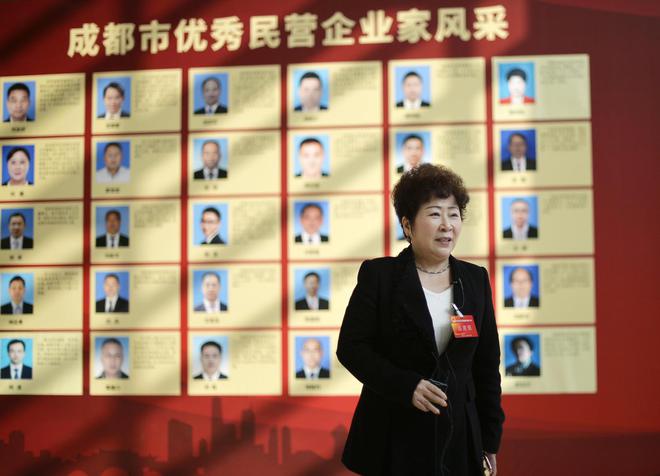 红旗连锁总经理曹世如再捐210万元，用于教育助学、乡村振兴等公益