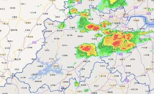 突然打雷+大雨！台风走了又杀回来了？