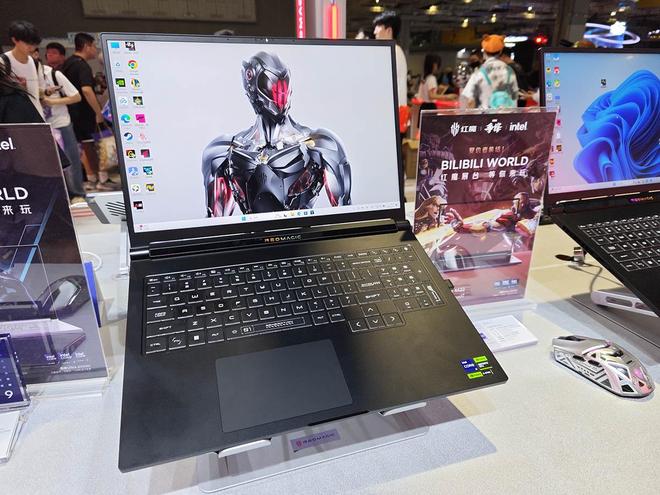 BW 2025：现场体验“六边形战士”AI高静游戏本，重新定义游戏体验新标准