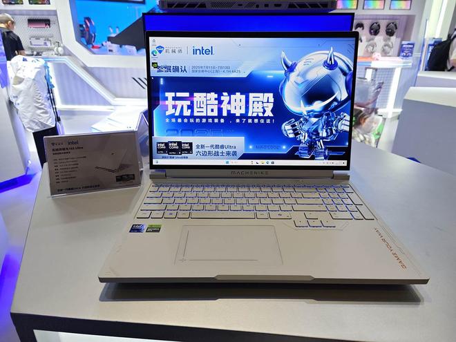 BW 2025：现场体验“六边形战士”AI高静游戏本，重新定义游戏体验新标准