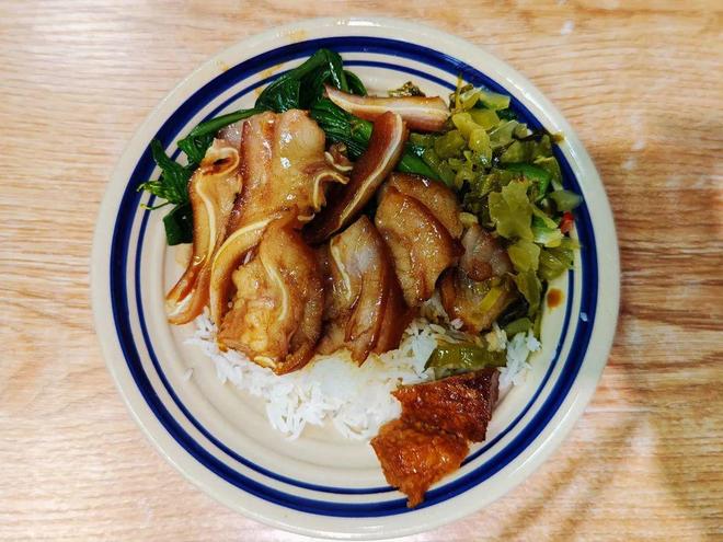 三万多家猪脚饭，和打工人一起“北漂”